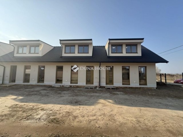 Eladó ikerház, Turán 53.9 M Ft, 3 szobás / költözzbe.hu