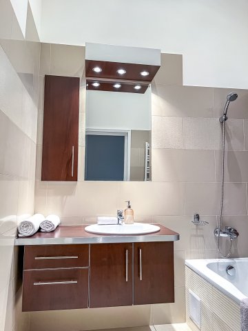 Kiadó téglalakás, albérlet, VI. kerületben, Andrássy úton