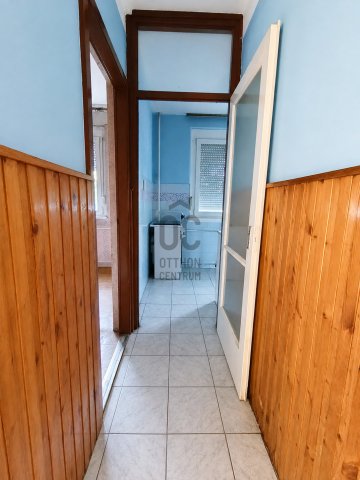 Eladó panellakás, Cegléden 42.6 M Ft, 2 szobás