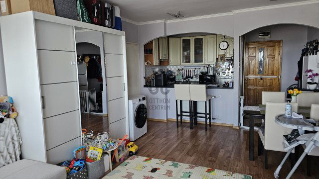 Eladó téglalakás, Szolnokon 28.9 M Ft, 2 szobás