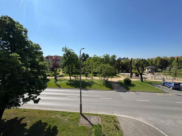 Eladó téglalakás, Székesfehérvárott 119 M Ft, 4 szobás