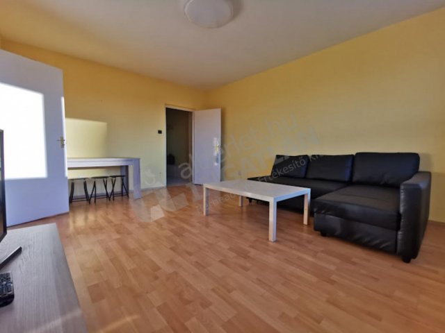 Eladó panellakás, Budapesten, XIV. kerületben, Ond vezér útján