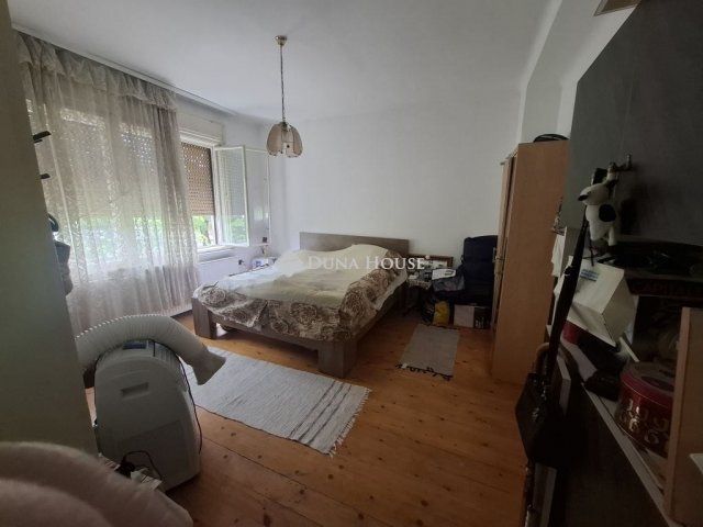 Eladó családi ház, Budapesten, IV. kerületben 170 M Ft, 7 szobás