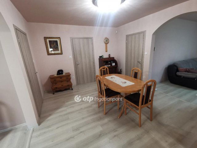 Eladó családi ház, Ráckevén 92 M Ft, 3 szobás