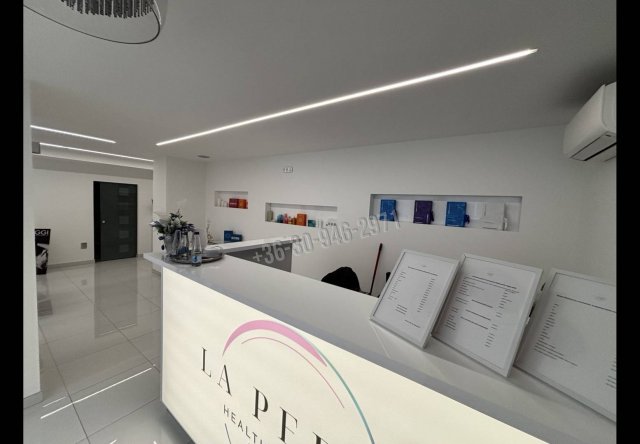 Eladó üzlethelyiség, Békéscsabán, Gyóni Géza utcában