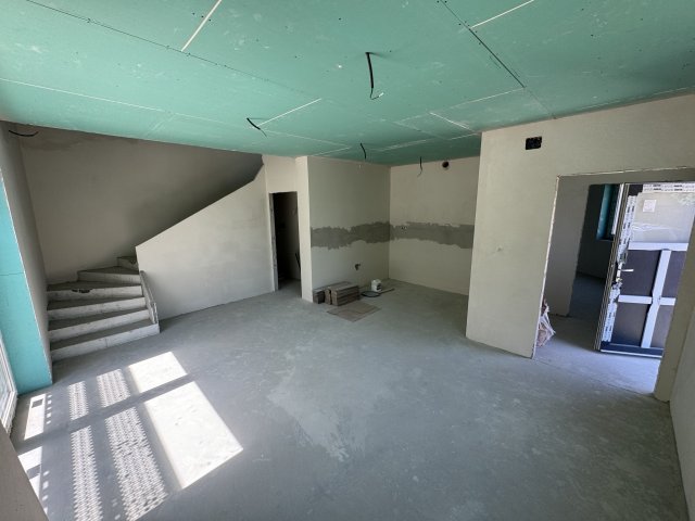Eladó ikerház, Veszprémben 120 M Ft, 1+3 szobás