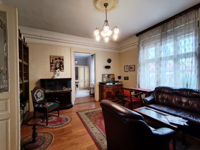 Eladó családi ház, Budapesten, XX. kerületben, Hosszú utcában