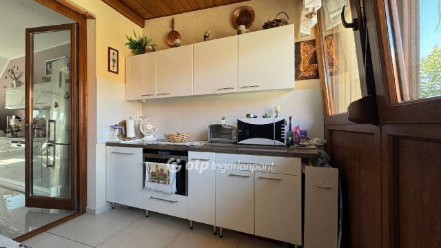 Eladó téglalakás, Gyulán 74 M Ft, 1+2 szobás