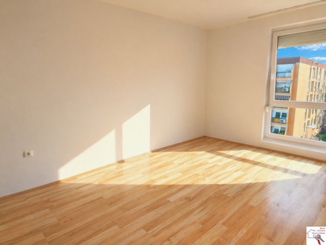 Eladó panellakás, Pécsett 49.9 M Ft, 2+1 szobás