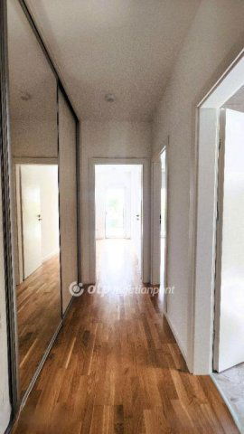 Eladó családi ház, Balatonakarattyán 239 M Ft, 4 szobás