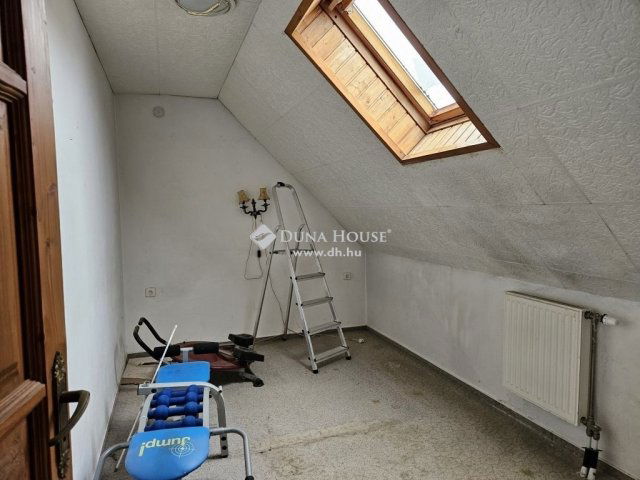 Eladó családi ház, Véménden 44.9 M Ft, 4 szobás