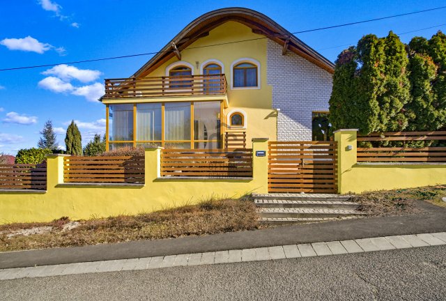 Eladó családi ház, Sén 250 M Ft, 7 szobás