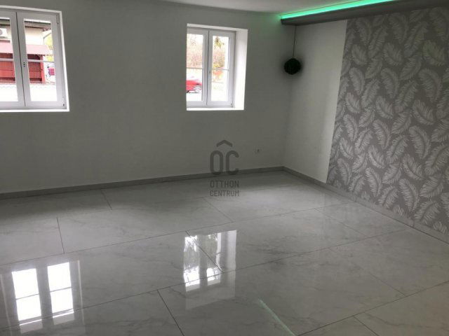 Eladó családi ház, Szentmártonkátán 53.5 M Ft, 3 szobás