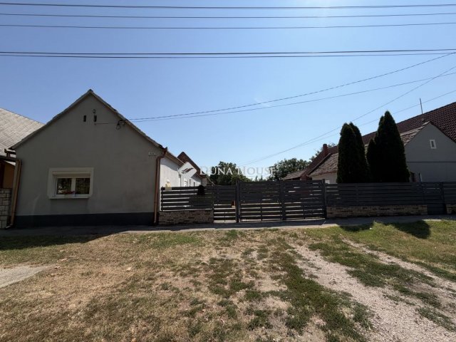 Eladó családi ház, Siklóson, Baross Gábor utcában 46 M Ft
