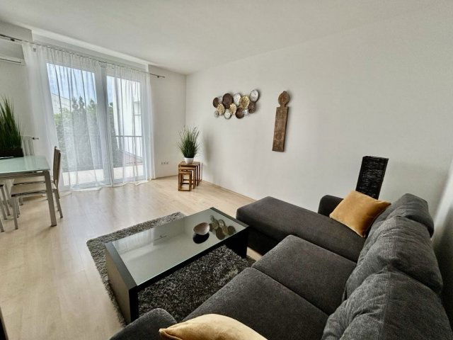 Kiadó téglalakás, albérlet, Pécsett, István utcában, 2 szobás