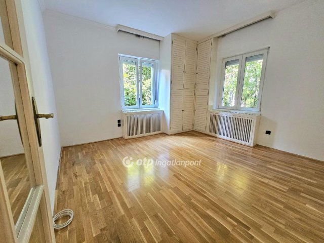 Eladó téglalakás, Budapesten, II. kerületben 129.99 M Ft