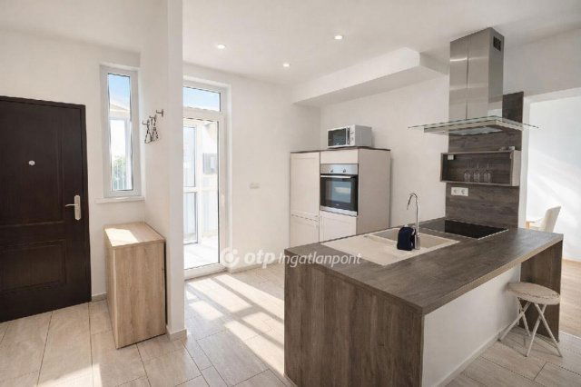 Eladó téglalakás, Debrecenben 119.9 M Ft, 4 szobás