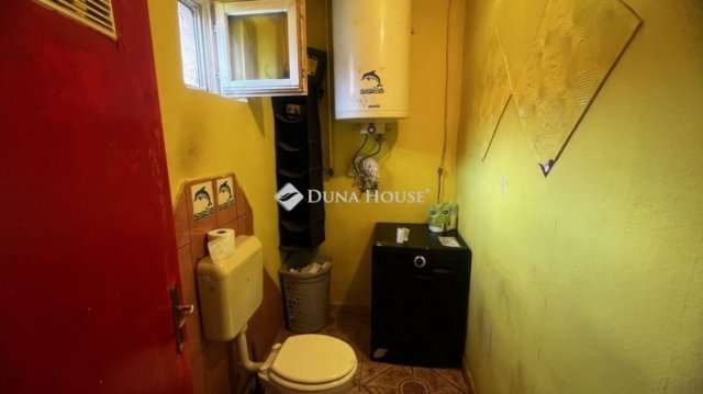 Eladó családi ház, Dunaújvárosban 62.5 M Ft, 6 szobás