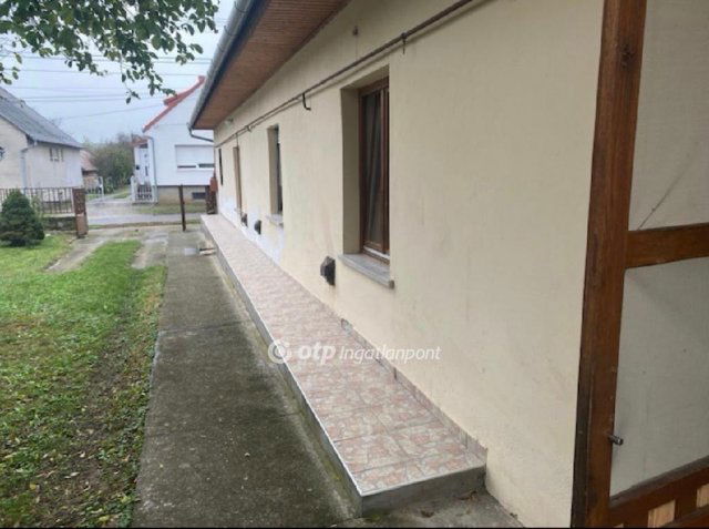 Eladó családi ház, Himesházán 30 M Ft, 3 szobás