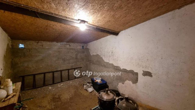 Eladó nyaraló, Csemőn 41.6 M Ft, 3 szobás / költözzbe.hu