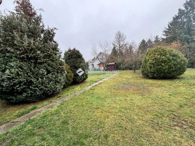 Eladó családi ház, Százhalombattán 85 M Ft, 1 szobás