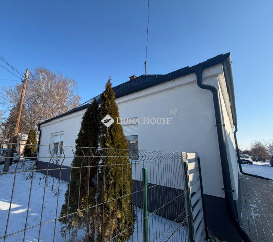 Eladó családi ház, Dunaszegen 79.9 M Ft, 3 szobás