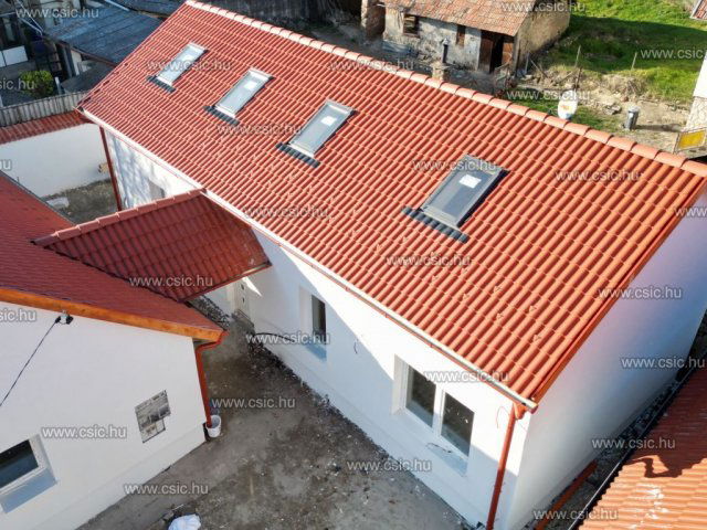 Eladó családi ház, Budakalászon 170 M Ft, 6 szobás