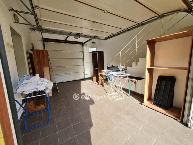 Eladó családi ház, Pápán 249 M Ft, 9+11 szobás