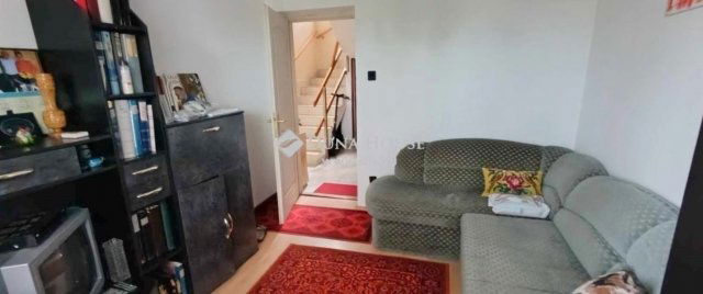 Eladó családi ház, Szentendrén 119.9 M Ft, 4 szobás