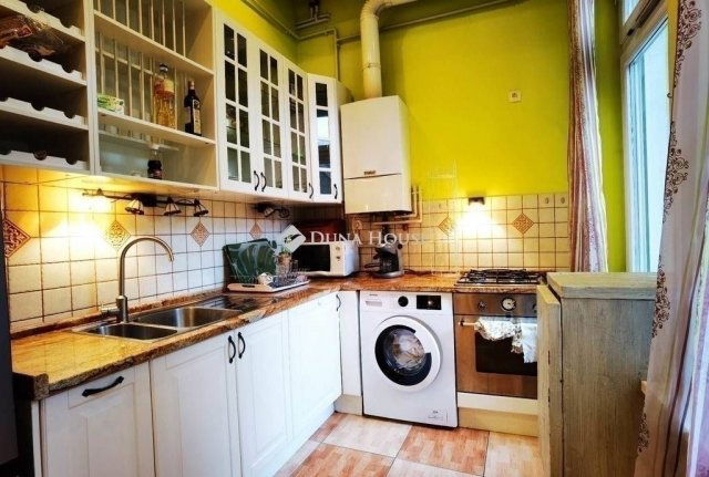 Eladó téglalakás, Budapesten, VII. kerületben 91.9 M Ft