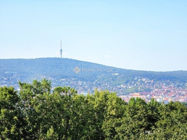 Eladó panellakás, Pécsett 42.9 M Ft, 3 szobás
