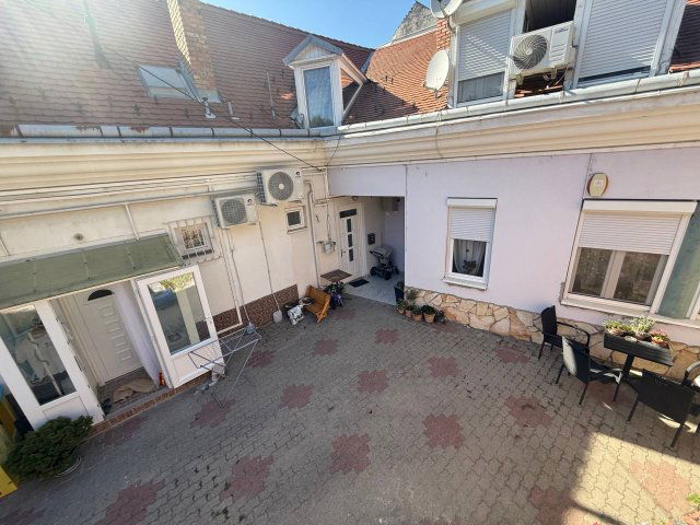 Eladó téglalakás, Pécsett 86 M Ft, 3 szobás