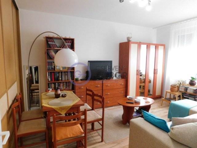 Eladó panellakás, Debrecenben 45.5 M Ft, 1+1 szobás