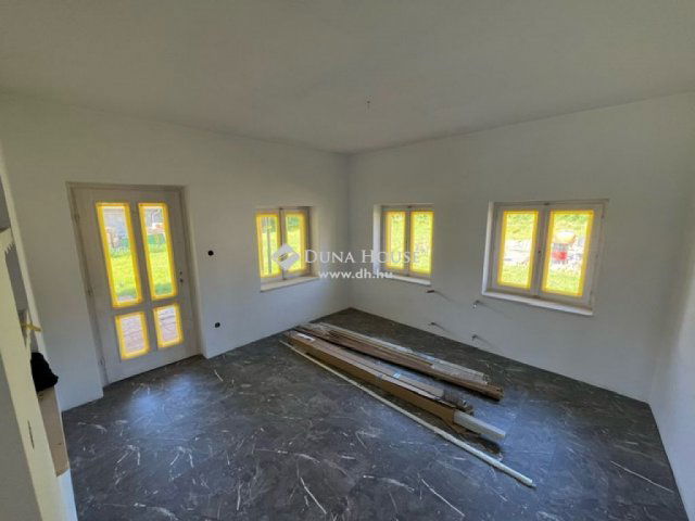 Eladó családi ház, Hosszúhetényen 73 M Ft, 4 szobás