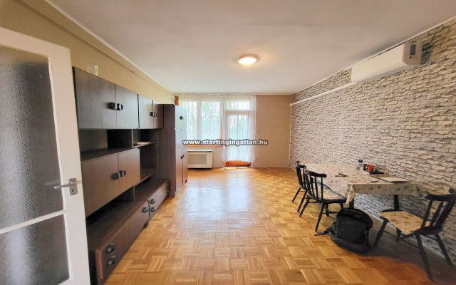 Eladó téglalakás, Budapesten, XV. kerületben, Lóvasút közben
