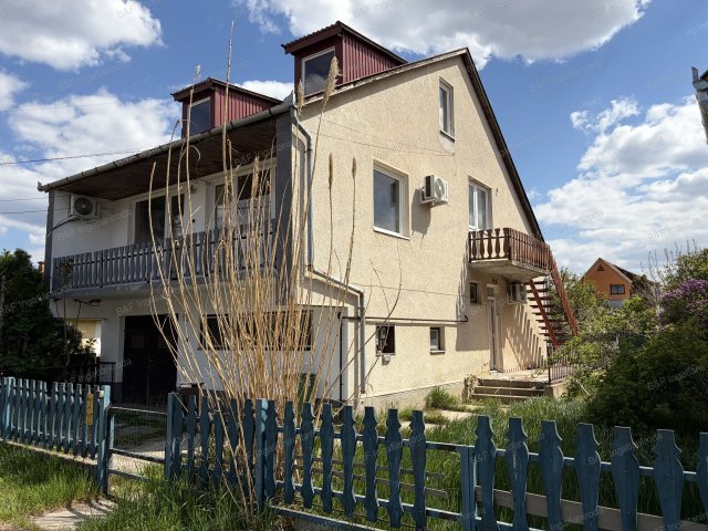 Eladó családi ház, Hajdúszoboszlón 59.9 M Ft, 6 szobás