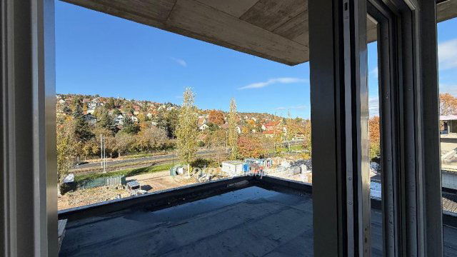 Eladó téglalakás, Balatonalmádiban 381 M Ft, 3 szobás