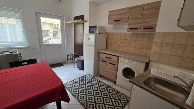 Kiadó téglalakás, albérlet, Esztergomban 150 E Ft / hó