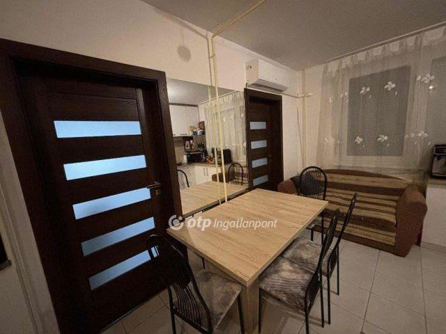 Eladó panellakás, Debrecenben 64.9 M Ft, 2 szobás