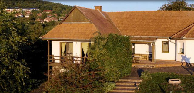 Eladó családi ház, Hollókőn 199 M Ft, 8 szobás
