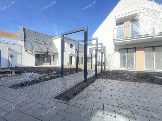 Eladó téglalakás, Kecskeméten 94.5 M Ft, 3 szobás