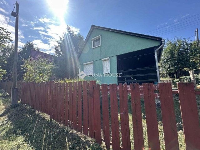 Eladó családi ház, Gombán 38 M Ft, 2 szobás