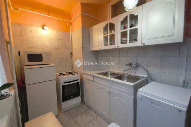 Eladó téglalakás, Gödöllőn, Szabadság úton 65.5 M Ft