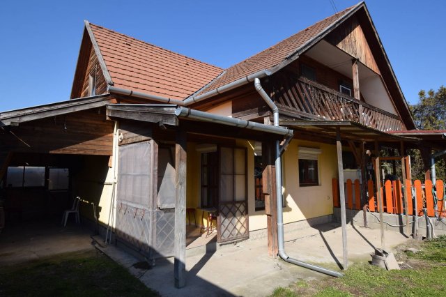 Eladó ikerház, Szigethalmon 42.5 M Ft, 1+3 szobás