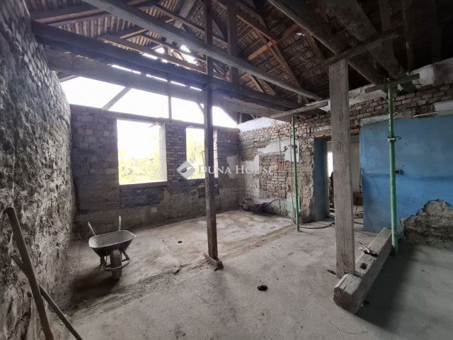 Eladó családi ház, Kiskunfélegyházán 14.9 M Ft, 2 szobás