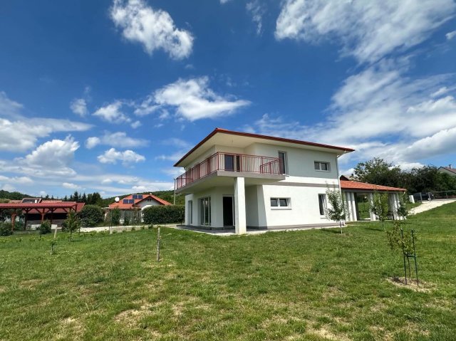 Eladó családi ház, Cserszegtomajon 167 M Ft, 4 szobás