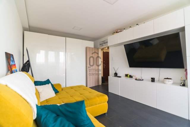 Eladó panellakás, Székesfehérvárott 64 M Ft, 3 szobás
