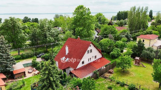 Eladó családi ház, Alsóörsön 254 M Ft, 10+5 szobás