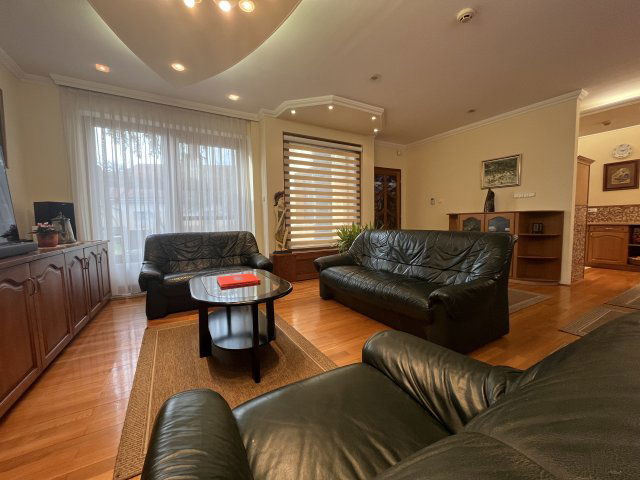 Eladó családi ház, Kecskeméten 195 M Ft, 5 szobás