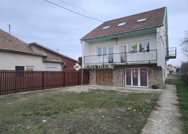 Eladó családi ház, Gyömrőn 120 M Ft, 7 szobás